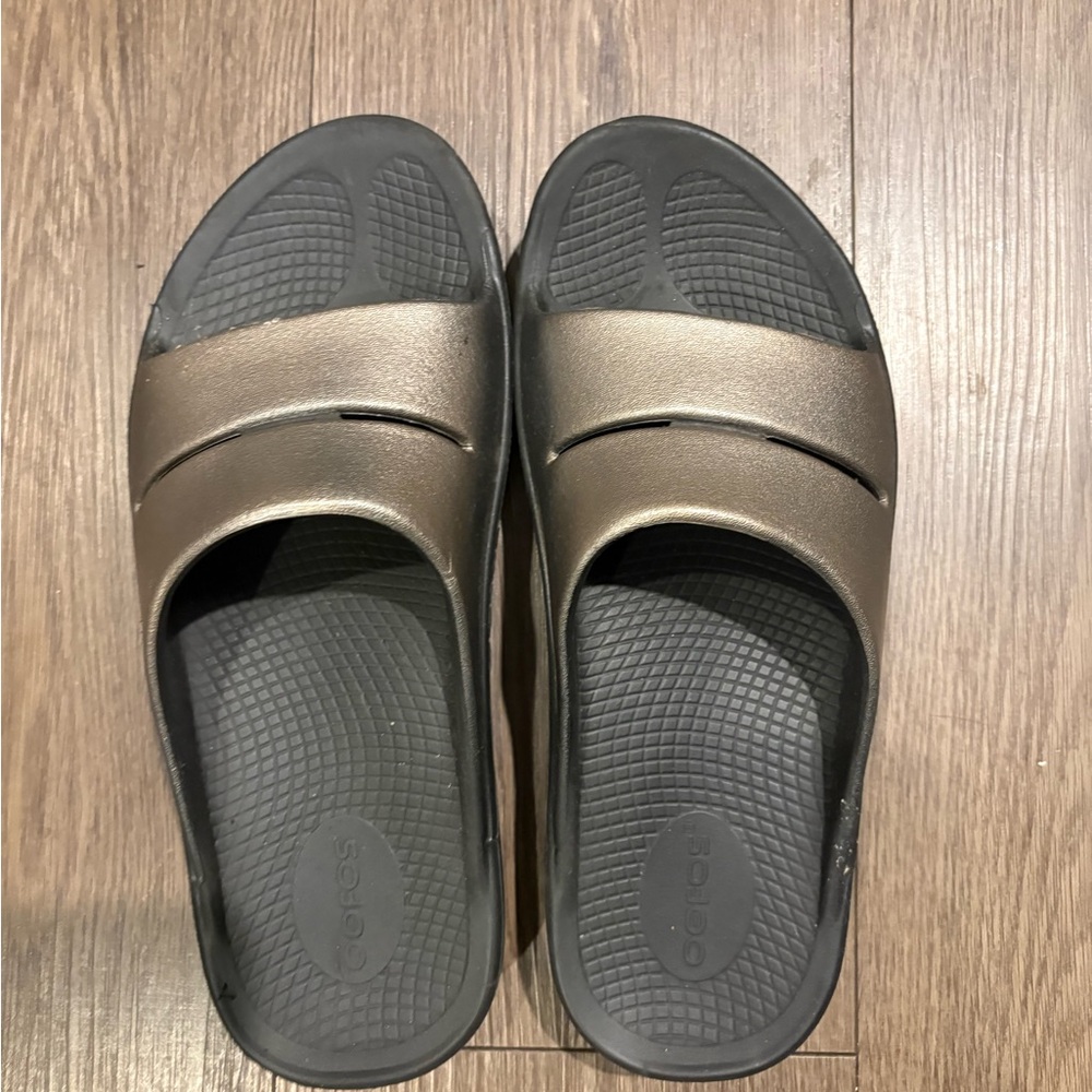 OOFOS  Bronze and Black Slides